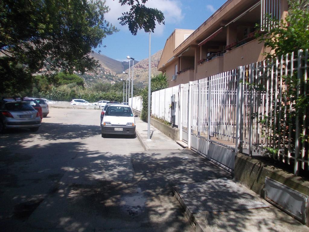 Nest Apollo Apartment Mondello Bagian luar foto