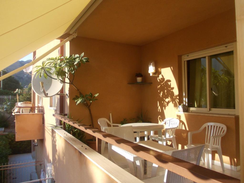 Nest Apollo Apartment Mondello Bagian luar foto