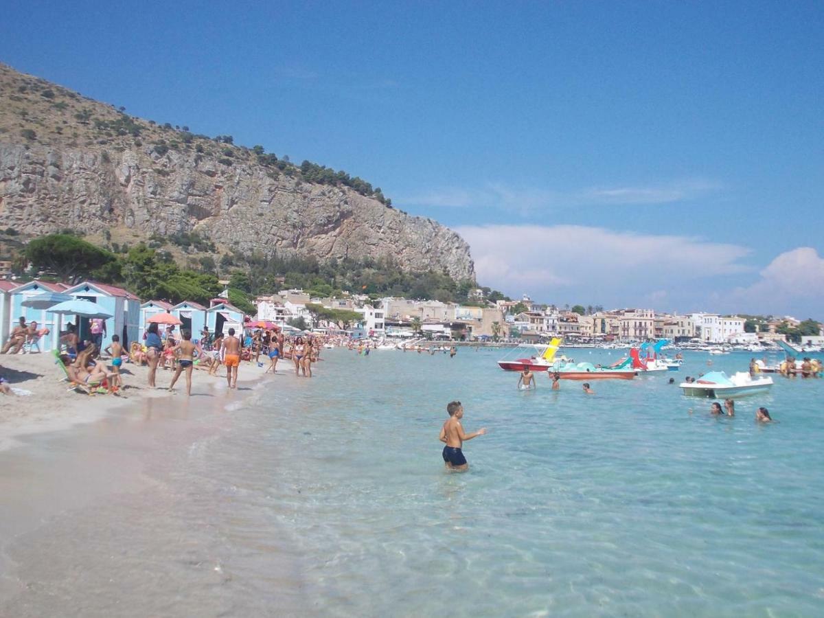 Nest Apollo Apartment Mondello Bagian luar foto